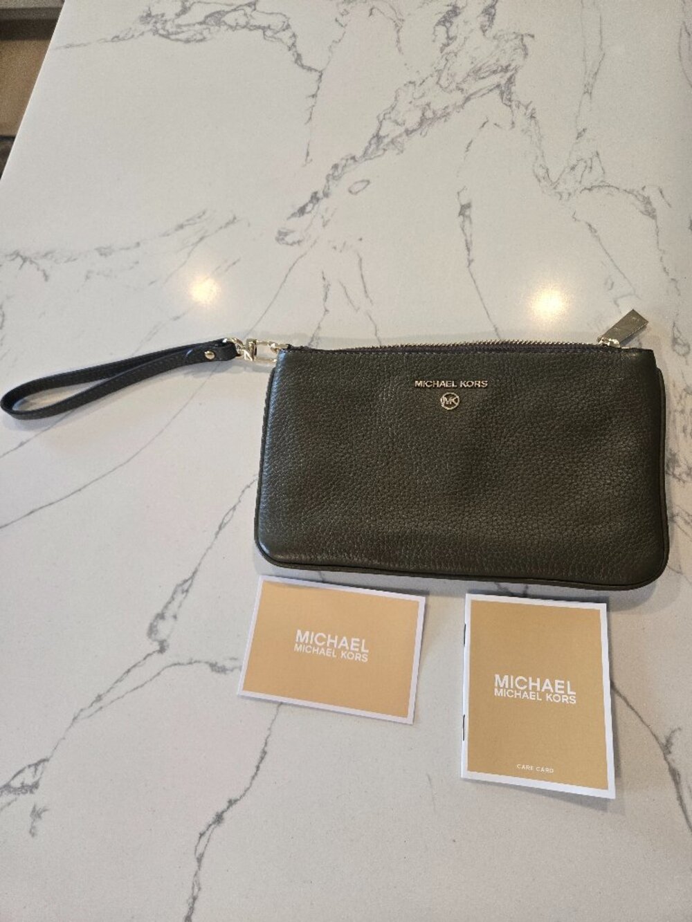 MICHAEL KORS new wristlet